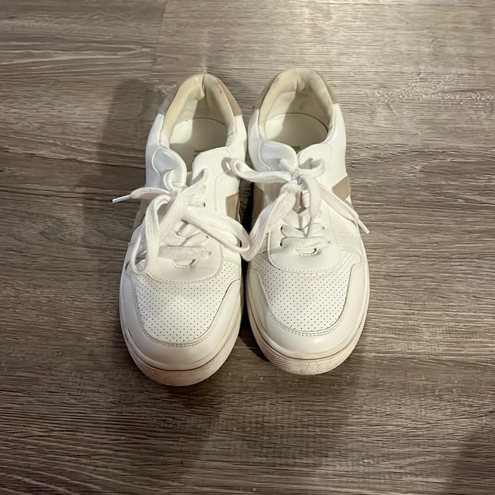 Sneakers,brand is MIA,size 6.5,color brown and white 🤩